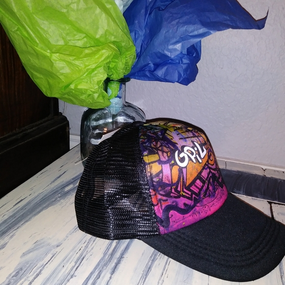 NWT- Truckers Cap - Picture 3 of 3